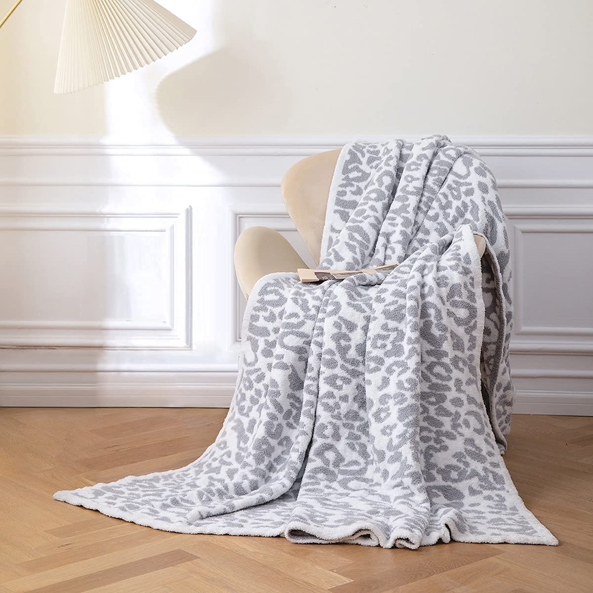 MH MYLUNE HOME Ultra Soft Leopard Throw Blanket (50x60 inches) Microfiber Blanket Plush Warm Reversible Cheetah Blanket Snow Leopard Pattern Throw for Couch Bed Sofa - White Gray, 50"x60"
