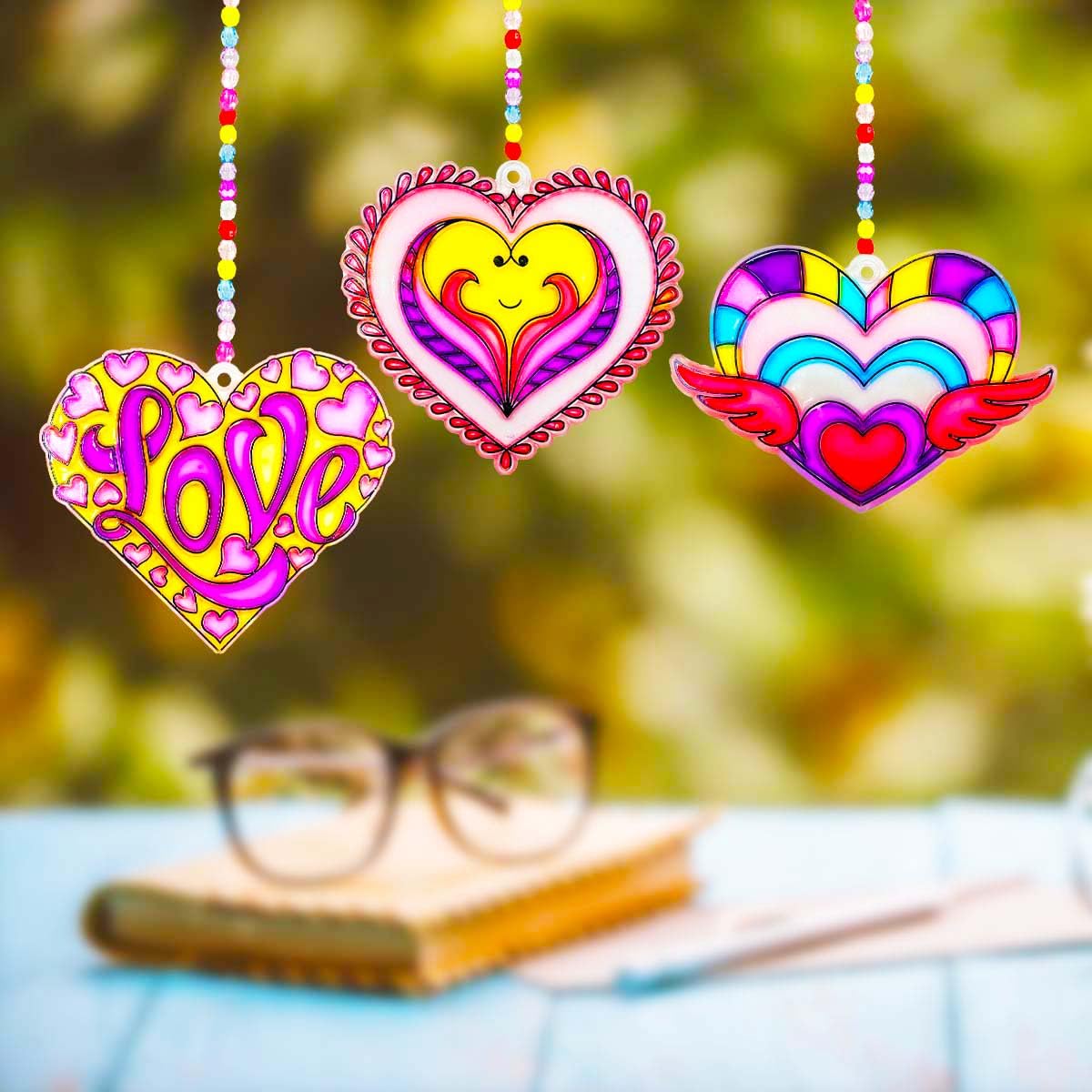AUEKIV 30 Sets Valentine's Heart Suncatchers Craft DIY Kit Window Paint Art Suncatchers Valentine's Day Heart Sun Catcher Art Crafts Supplies for Valentine Gift Exchange Classroom Activities