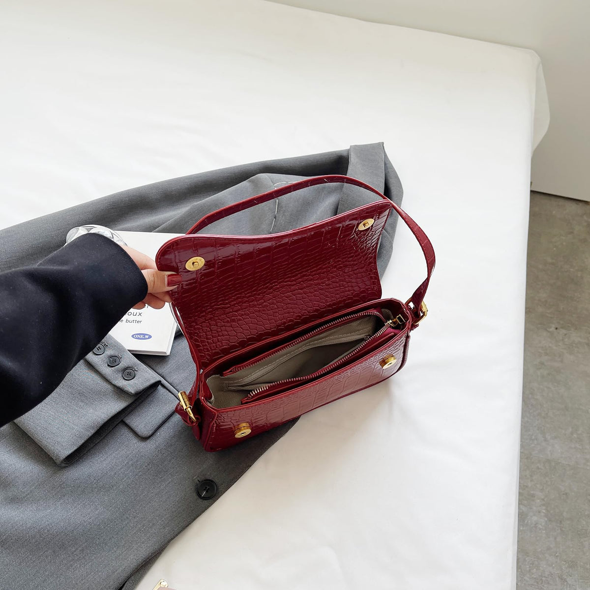 Women's Small Shoulder Bag Clutch Y2KPurse Handbag PU Leather Tote Bag with 2 Removable Straps and Zipper Closure Crossbody Bags (Crocodile red)