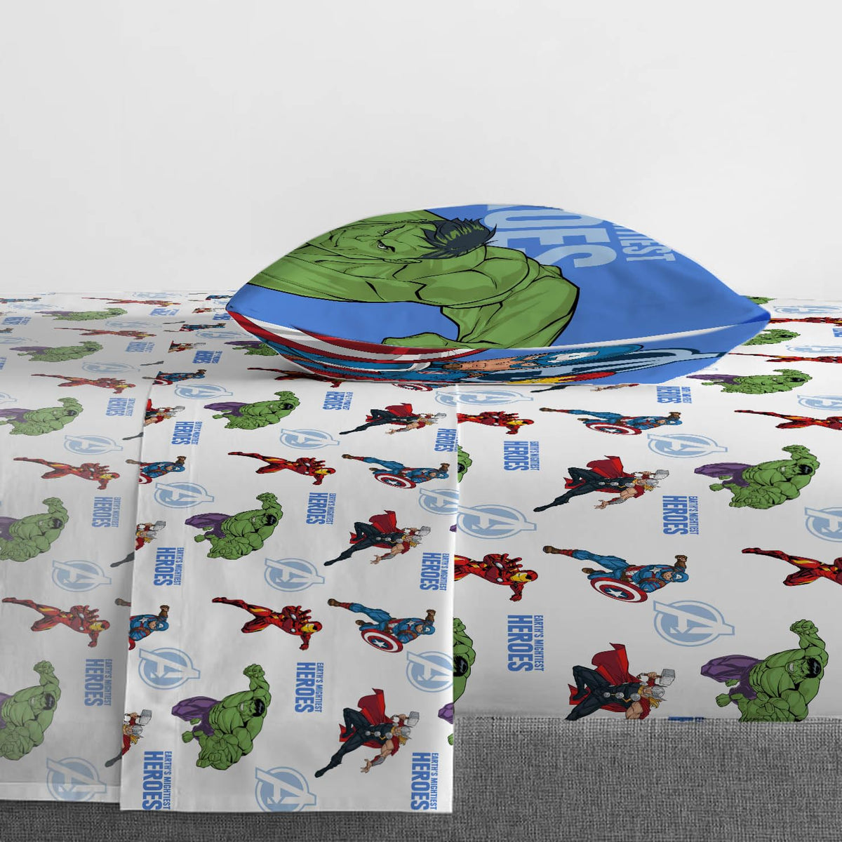 Jay Franco Kids Sheet Set with Fitted, Flat Sheets & Pillow Cover - Ultra-Soft Bedding with Pillowcase for Room Decor, White - Avengers, 3 Piece Twin