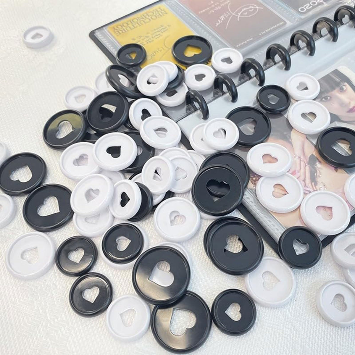 ITSYHPRO 100pcs Planner Expander Discs 1.1Inch Book Binding Disc for Discbound Notebook Accessories Heart Binder Rings(White,1.1 inch/28 mm)