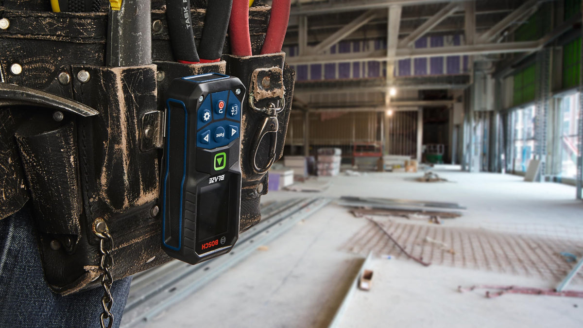 BOSCH GLM165-27CGL 165 Ft Blaze Green-Beam Laser Distance Measure with 3.7V Lithium-Ion 1.0 Ah Battery, Includes 1.0 Ah 3.7V Lithium-Ion Battery, Belt Clip, & Pouch