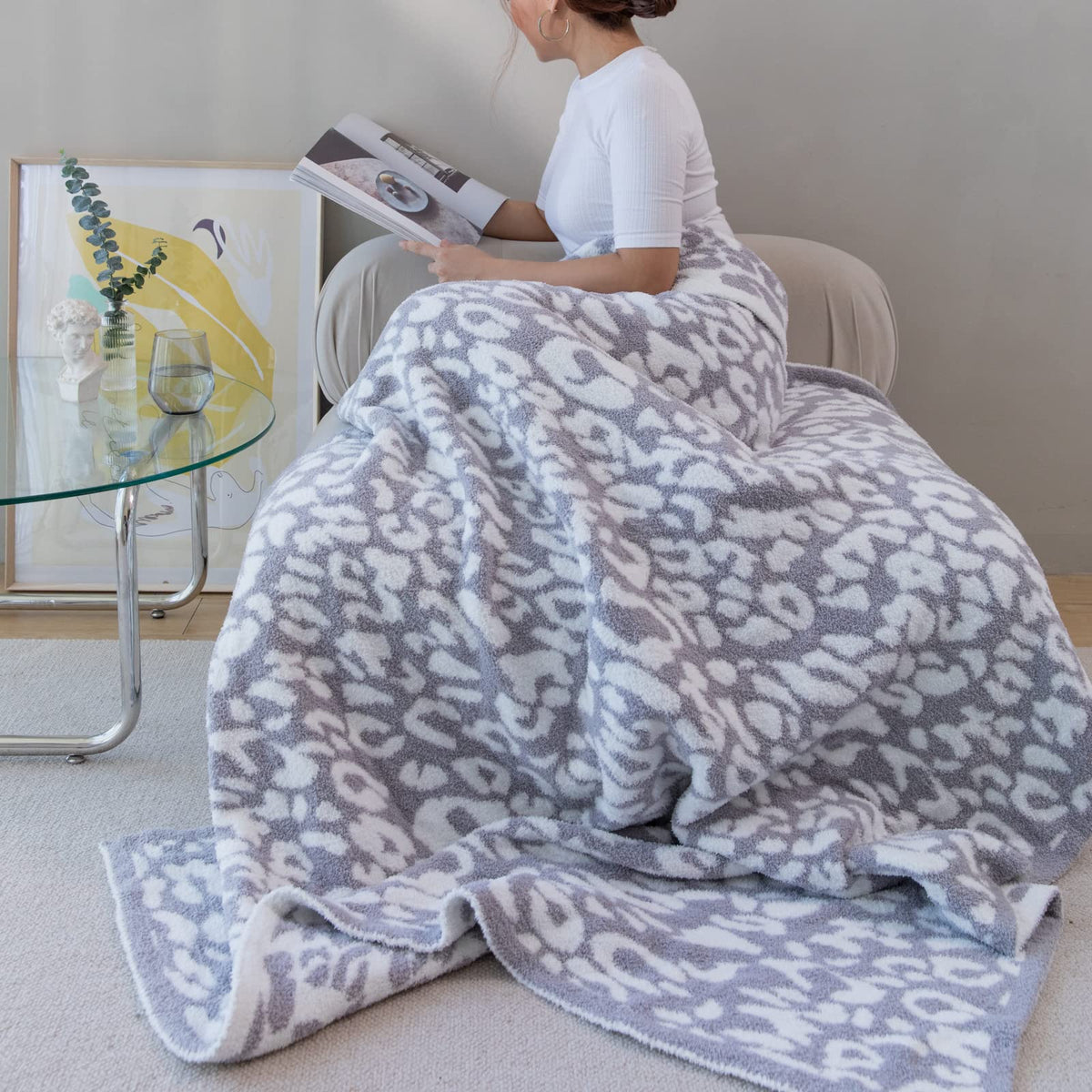MH MYLUNE HOME Ultra Soft Leopard Throw Blanket (50x60 inches) Microfiber Blanket Plush Warm Reversible Cheetah Blanket Snow Leopard Pattern Throw for Couch Bed Sofa - White Gray, 50"x60"
