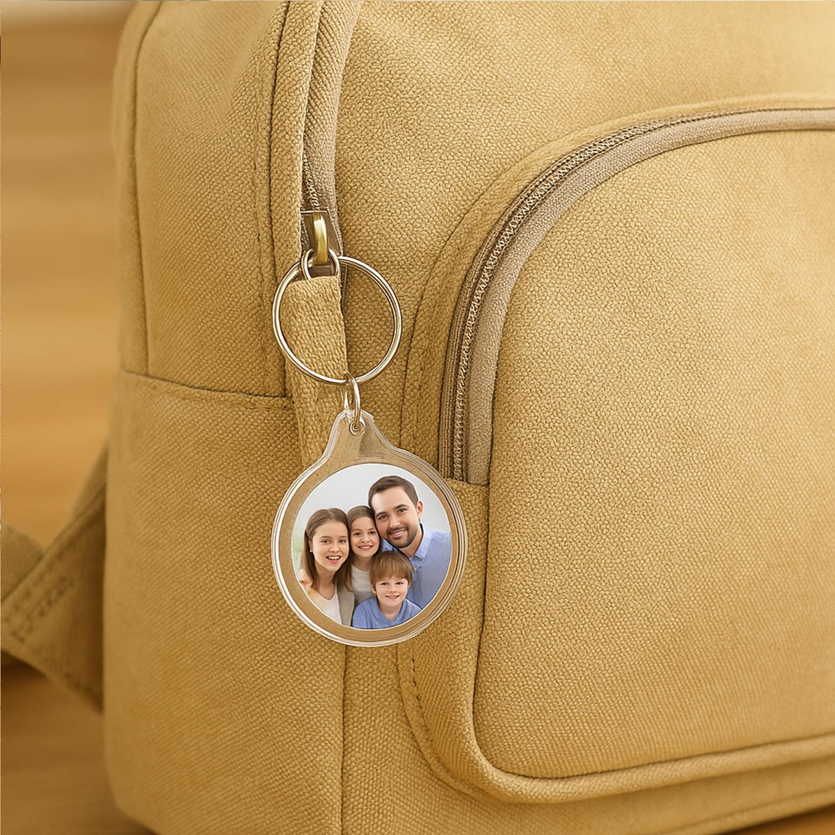 ROHIJALE 40Packs Clear Round Photo Keychains Outer diameter 1.57 Inch DIY Acrylic Blank Keychain Inserts Transparent Plastic Photo Frame Key Ring for Personalized Picture, Logo, or Crafts