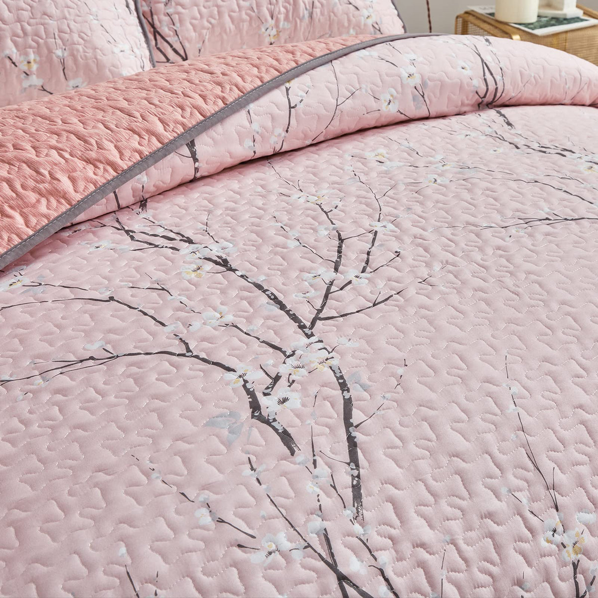 UOZZI BEDDING 3 Pieces Reversible Pink Branch Quilt Set King Size 102x88 Soft Microfiber Lightweight Coverlet Bedspread Summer Comforter Set Bed Cover for All Season (1 Quilt+ 2 Shams)
