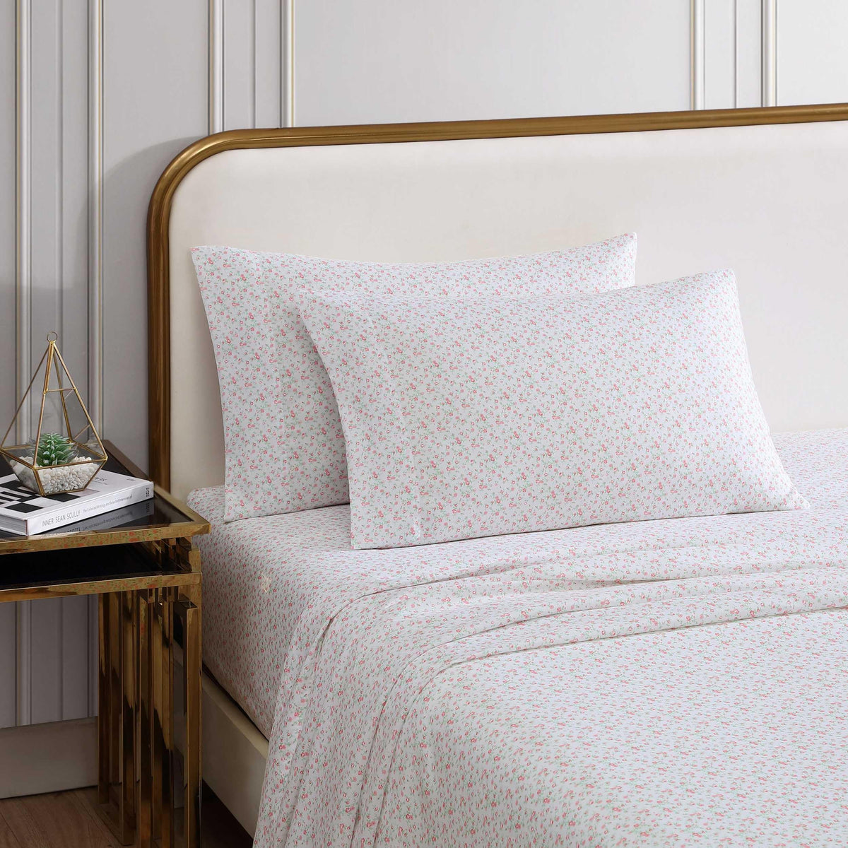 Betsey Johnson - Queen Bed Sheets, Fade & Wrinkle Resistant Bedding Set with Matching Sham(s), Soft & Lightweight Bedding Essentials (Whimsical Floral Green, Queen)